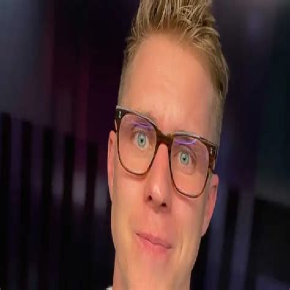 HTML